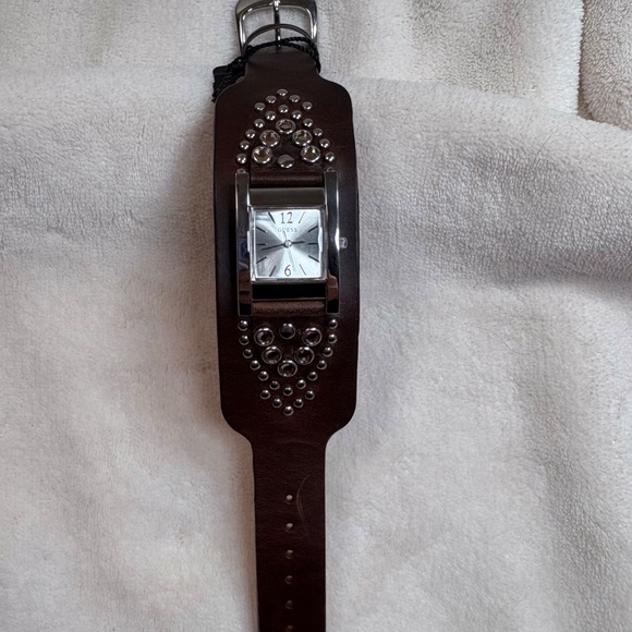 Vintage 90's GUESS Women’s Watch–Model G75772L – Swarovski Components–Never Used - Picture 7 of 11